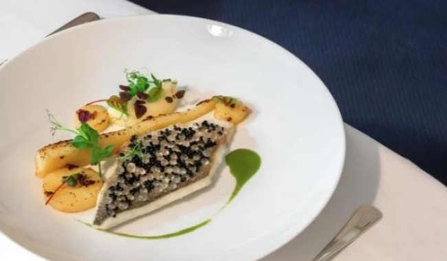 Plat du chef au restaurant le George's, &agrave; Saint-Martin, sur l'&Icirc;le de R&eacute;